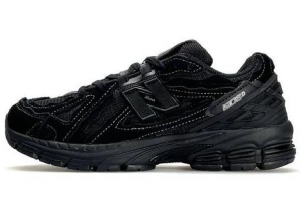 New Balance 1906D Protection Pack Suede Core Black