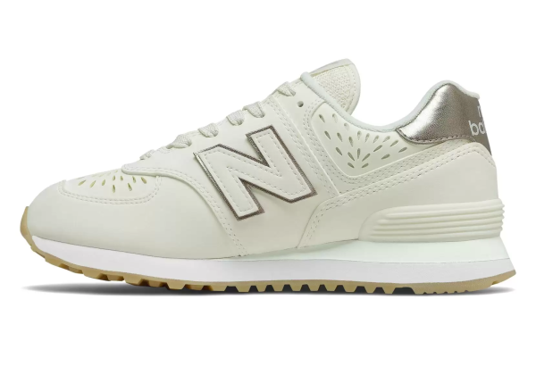 Кроссовки мужские New Balance 574 Classic белые с серебристым