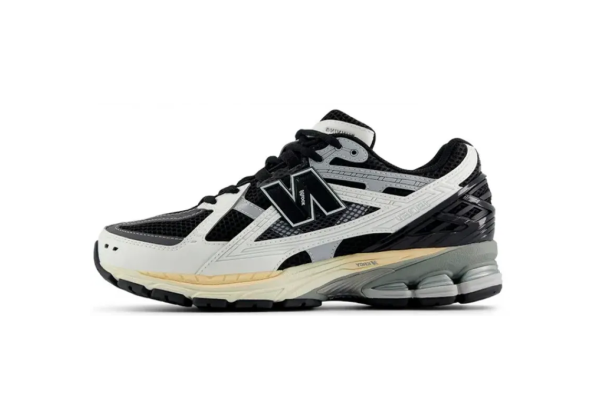New Balance 1906U Sea Salt Magnet Black Berge