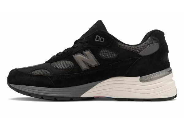 Кроссовки New Balance 992 замшевые черные