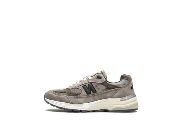 Кроссовки New Balance 992 бежевые